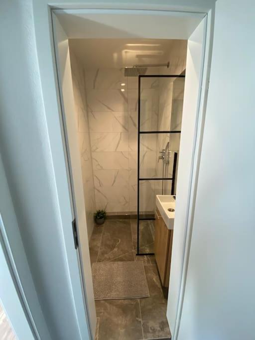 Nisay Home - 3 Room Apartment - A1 Людвігсбург Екстер'єр фото